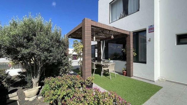 Foto 1 de Venta de casa en Villa de Teguise de 5 habitaciones con terraza y garaje