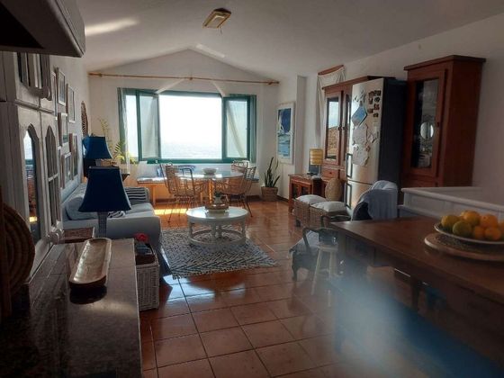 Foto 2 de Chalet en venta en Costa Teguise de 7 habitaciones con terraza y piscina