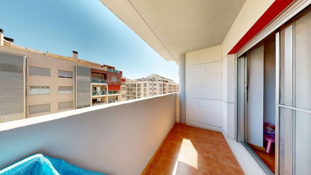 Foto 2 de Venta de piso en Juan Carlos I de 2 habitaciones con terraza y garaje