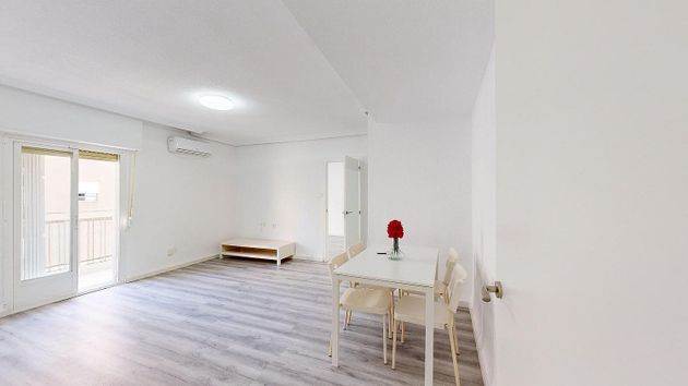 Foto 1 de Alquiler de piso en Centro - Murcia de 4 habitaciones con balcón y aire acondicionado