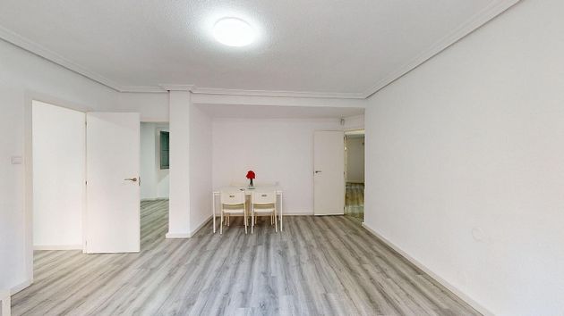 Foto 2 de Alquiler de piso en Centro - Murcia de 4 habitaciones con balcón y aire acondicionado
