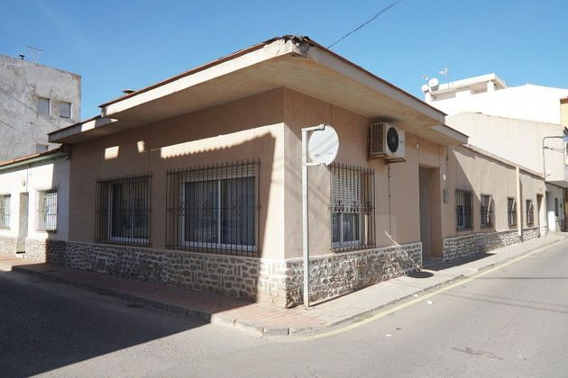 Foto 1 de Venta de piso en calle Miguel Hernández de 4 habitaciones con terraza y garaje