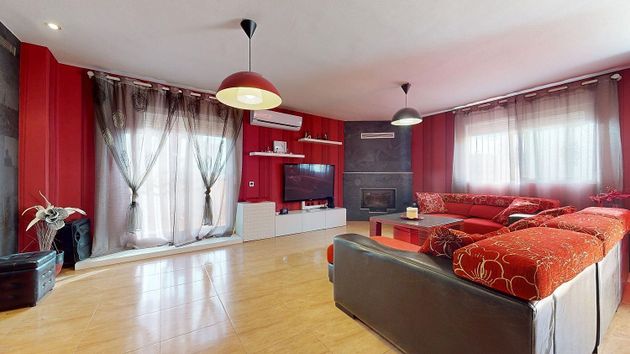 Foto 1 de Casa en venta en calle Chile de 4 habitaciones con terraza y aire acondicionado