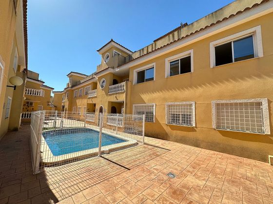 Foto 1 de Pis en venda a Catral de 2 habitacions amb terrassa i piscina