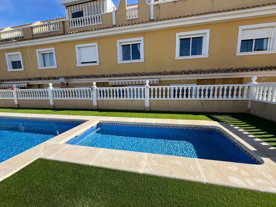 Foto 2 de Piso en venta en Benijófar de 2 habitaciones con terraza y piscina
