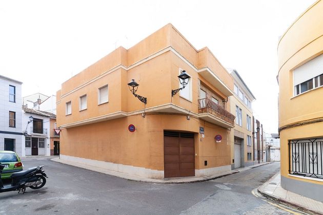 Foto 1 de Casa adosada en venta en Ayuntamiento - Centro de 5 habitaciones con terraza y garaje