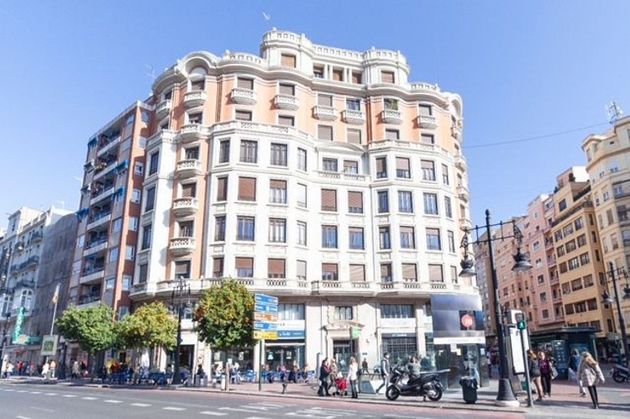 Foto 1 de Piso en venta en La Roqueta de 5 habitaciones con balcón y ascensor