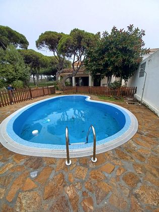 Foto 2 de Chalet en venta en Sancti Petri - La Barrosa de 4 habitaciones con terraza y piscina