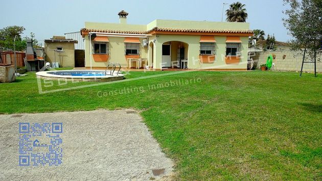 Foto 1 de Chalet en venta en Ctra Sanlúcar-Zona Cuatro Pinos de 2 habitaciones con piscina y jardín