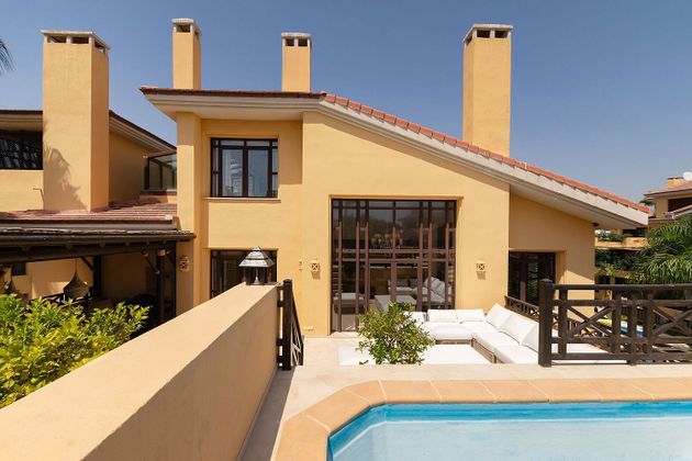 Foto 2 de Àtic en venda a Puerto Banús de 3 habitacions amb terrassa i piscina
