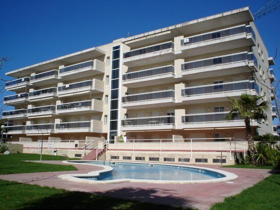 Foto 1 de Alquiler de piso en calle De Jaume Vicens Vives de 2 habitaciones con terraza y piscina