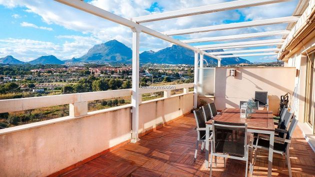 Foto 1 de Àtic en venda a Alfaz del Pi Pueblo-Urbanizaciones de 5 habitacions amb terrassa i piscina