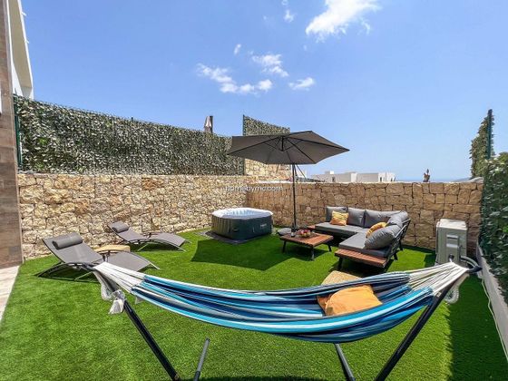 Foto 2 de Dúplex en venda a Cala de Finestrat de 3 habitacions amb terrassa i piscina