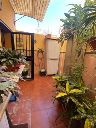 Foto 2 de Casa adossada en venda a Parque Ayala - Jardín de la Abadía - Huelín de 2 habitacions amb terrassa i balcó