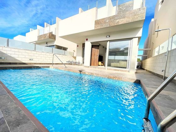 Foto 1 de Venta de casa en Villamartín de 3 habitaciones con terraza y piscina