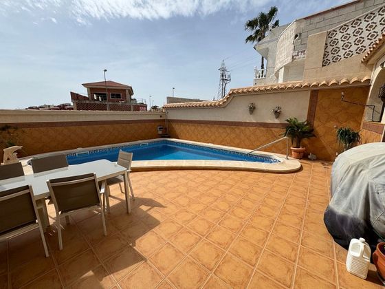 Foto 2 de Casa en venda a Villamartín de 5 habitacions amb terrassa i piscina