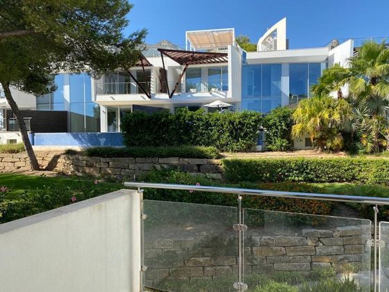 Foto 1 de Casa adossada en venda a Sierra Blanca de 4 habitacions amb terrassa i piscina