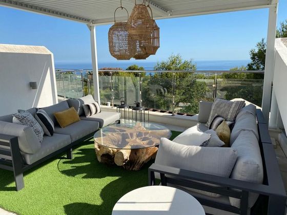 Foto 2 de Casa adossada en venda a Sierra Blanca de 4 habitacions amb terrassa i piscina