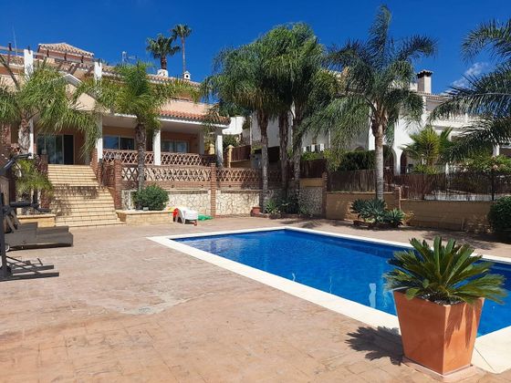 Foto 1 de Xalet en lloguer a El Faro de Calaburra - Chaparral de 5 habitacions amb terrassa i piscina