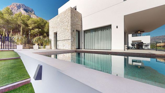 Foto 2 de Chalet en venta en Polop de 3 habitaciones con terraza y piscina