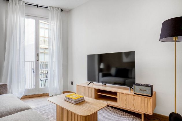 Foto 2 de Piso en alquiler en Sant Gervasi - Galvany de 2 habitaciones con muebles y balcón
