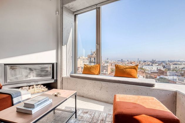 Foto 2 de Alquiler de piso en El Poble Sec - Parc de Montjuïc de 1 habitación con terraza y muebles