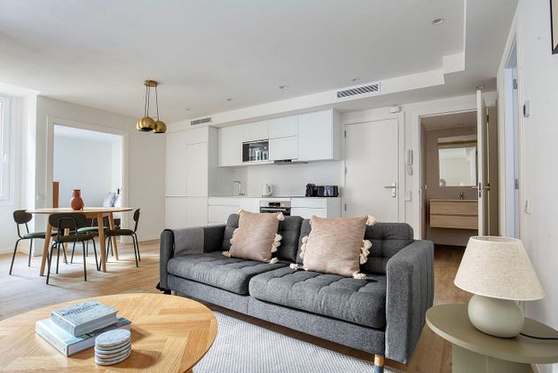 Foto 1 de Alquiler de piso en Sarrià de 2 habitaciones con muebles y aire acondicionado