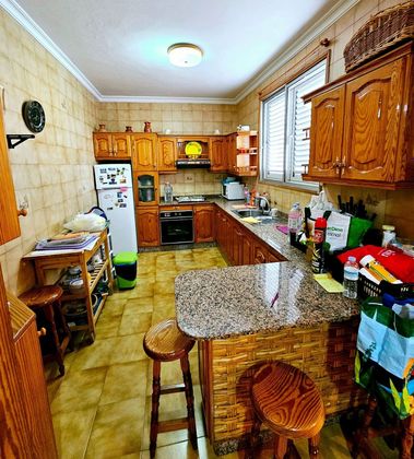 Foto 1 de Casa adossada en venda a Vecindario norte-Cruce Sardina de 7 habitacions amb terrassa i garatge