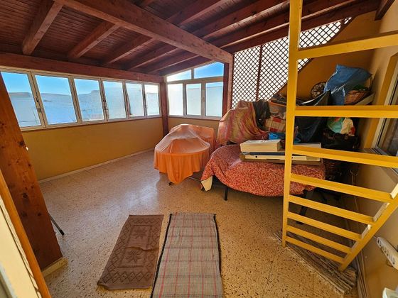 Foto 2 de Casa adossada en venda a Vecindario norte-Cruce Sardina de 7 habitacions amb terrassa i garatge