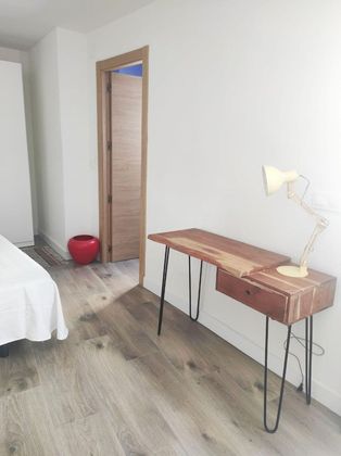 Foto 2 de Alquiler de piso en Ctra. Circunvalación - La Magdalena de 1 habitación con muebles y aire acondicionado
