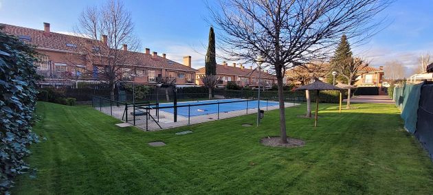 Foto 1 de Venta de casa adosada en Fuente el Saz de Jarama de 3 habitaciones con terraza y piscina