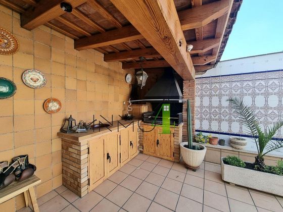 Foto 2 de Casa en venda a Montornès del Vallès de 7 habitacions amb terrassa i piscina