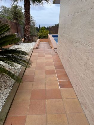 Foto 2 de Venta de piso en Cala Sant Francesc - Santa Cristina de 3 habitaciones con terraza y piscina