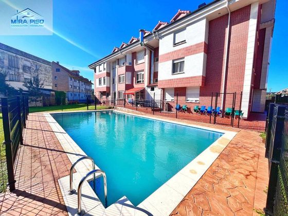 Foto 2 de Pis en venda a barrio La Maza de 2 habitacions amb terrassa i piscina