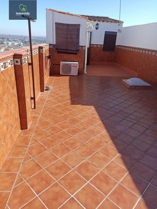 Foto 2 de Chalet en venta en Almodóvar del Río de 2 habitaciones con terraza y garaje