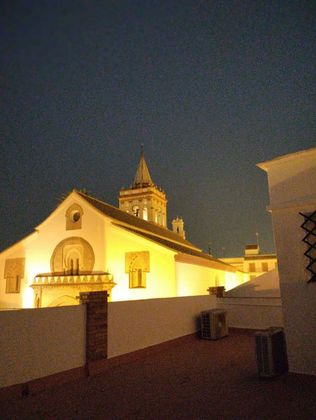 Foto 1 de Venta de ático en Sanlúcar la Mayor de 2 habitaciones con terraza