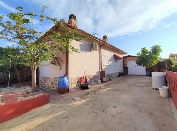 Foto 2 de Xalet en venda a Loranca de Tajuña de 4 habitacions amb terrassa i garatge