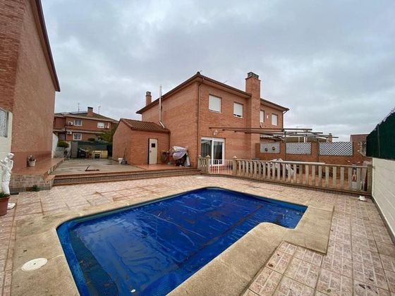 Foto 2 de Venta de casa en Valdeavero de 4 habitaciones con terraza y piscina