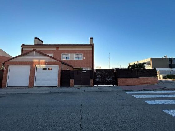 Foto 1 de Casa en venda a Los Hueros de 5 habitacions amb piscina i garatge