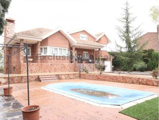 Foto 2 de Xalet en venda a Villalbilla pueblo de 4 habitacions amb terrassa i piscina