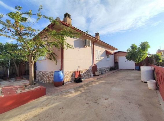 Foto 2 de Xalet en venda a Loranca de Tajuña de 4 habitacions amb terrassa i jardí