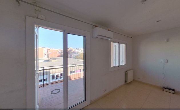Foto 2 de Ático en venta en Collblanc de 3 habitaciones con balcón y calefacción