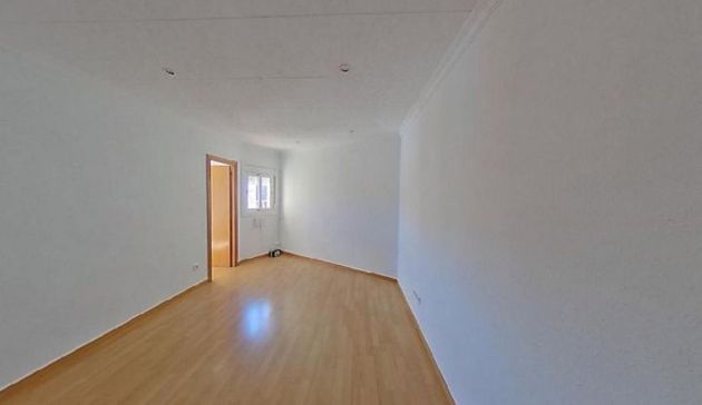 Foto 2 de Piso en venta en Centre - Hospitalet de Llobregat, L´ de 3 habitaciones con ascensor