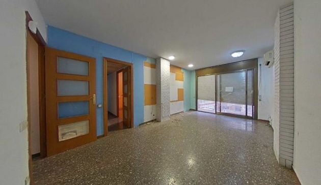 Foto 1 de Venta de piso en Les Planes de 3 habitaciones con balcón y ascensor