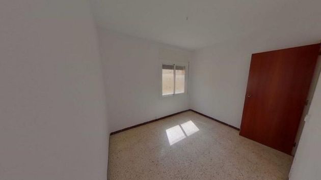 Foto 2 de Piso en venta en Segur Platja de 3 habitaciones con balcón y ascensor