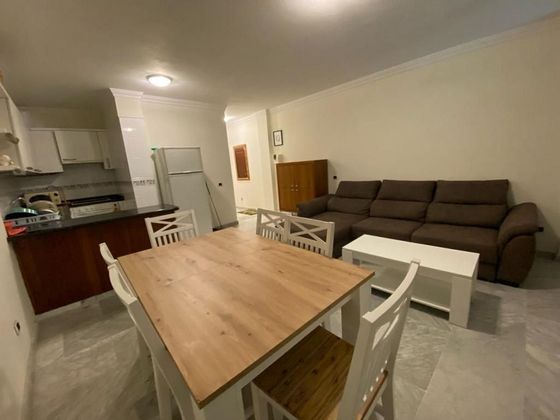Foto 1 de Pis en lloguer a Centro - Santa Cruz de Tenerife de 2 habitacions amb mobles i balcó