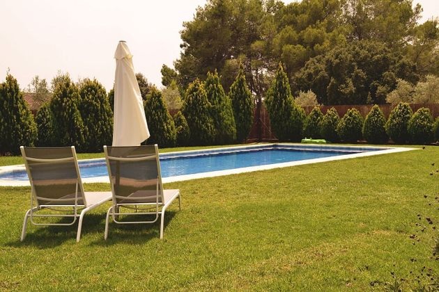 Foto 1 de Casa rural en venda a Zona periurbana de 4 habitacions amb terrassa i piscina