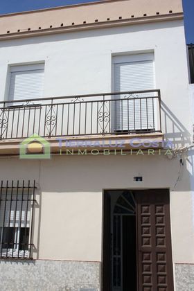 Foto 1 de Casa adossada en venda a Lepe ciudad de 5 habitacions amb terrassa i balcó
