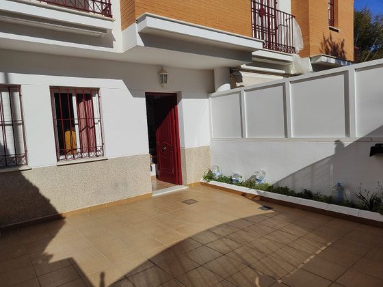 Foto 1 de Casa adosada en venta en La Antilla - Islantilla de 4 habitaciones con terraza y piscina