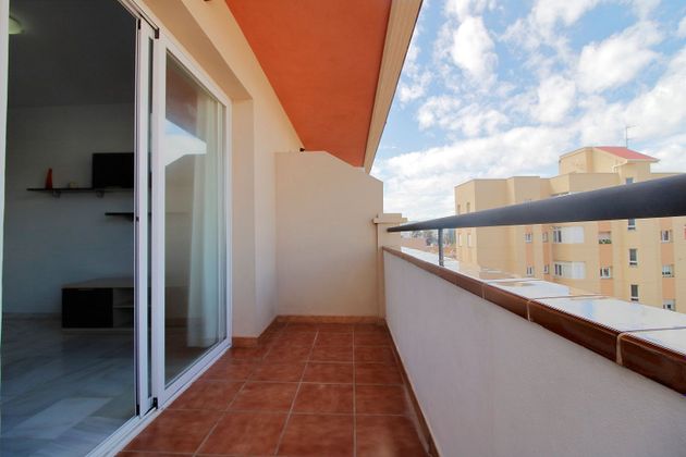 Foto 2 de Alquiler de piso en Las Lagunas de 1 habitación con terraza y piscina